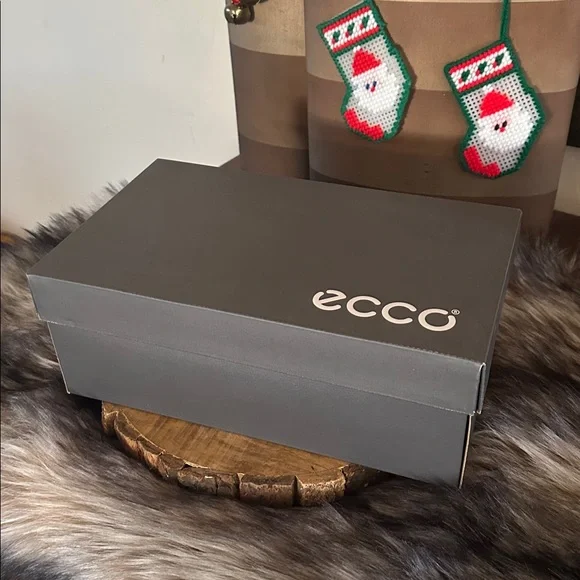 ECCO Offroad *NIB* Women's Nubuck Outdoor Sandal - Picture 11 of 12